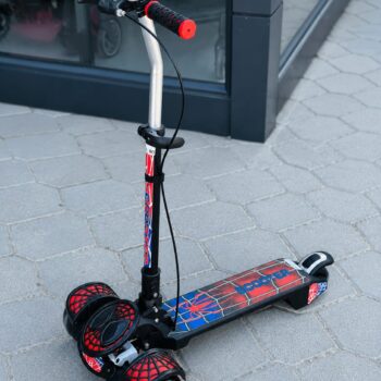 Spider Glide 3-Wheel Kids Scooter with LED Wheels